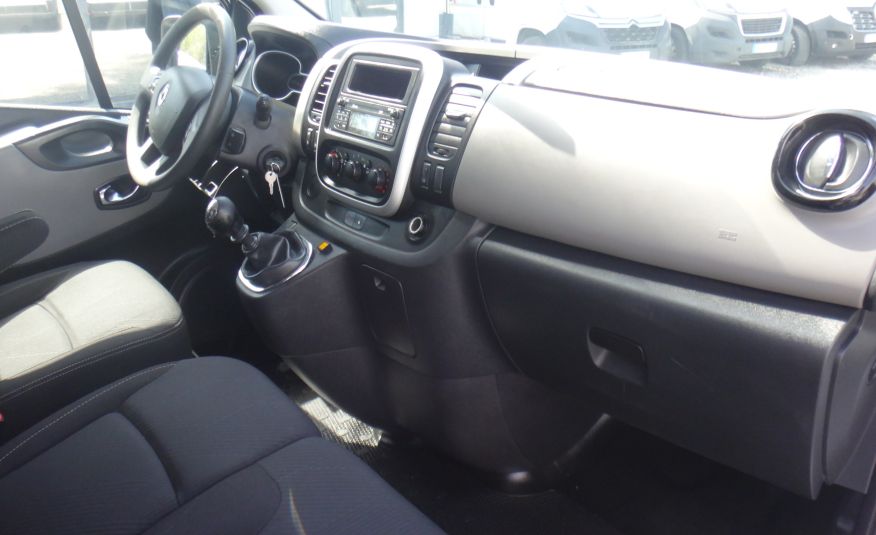 Renault TRAFIC L2H1 LONG 2019r klima pdc navi ŁADNY 125KM zdjęcie 9