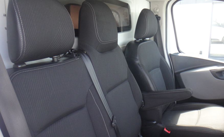 Renault TRAFIC L2H1 LONG 2019r klima pdc navi ŁADNY 125KM zdjęcie 10