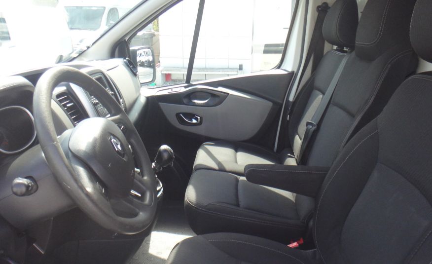 Renault TRAFIC L2H1 LONG 2019r klima pdc navi ŁADNY 125KM zdjęcie 12